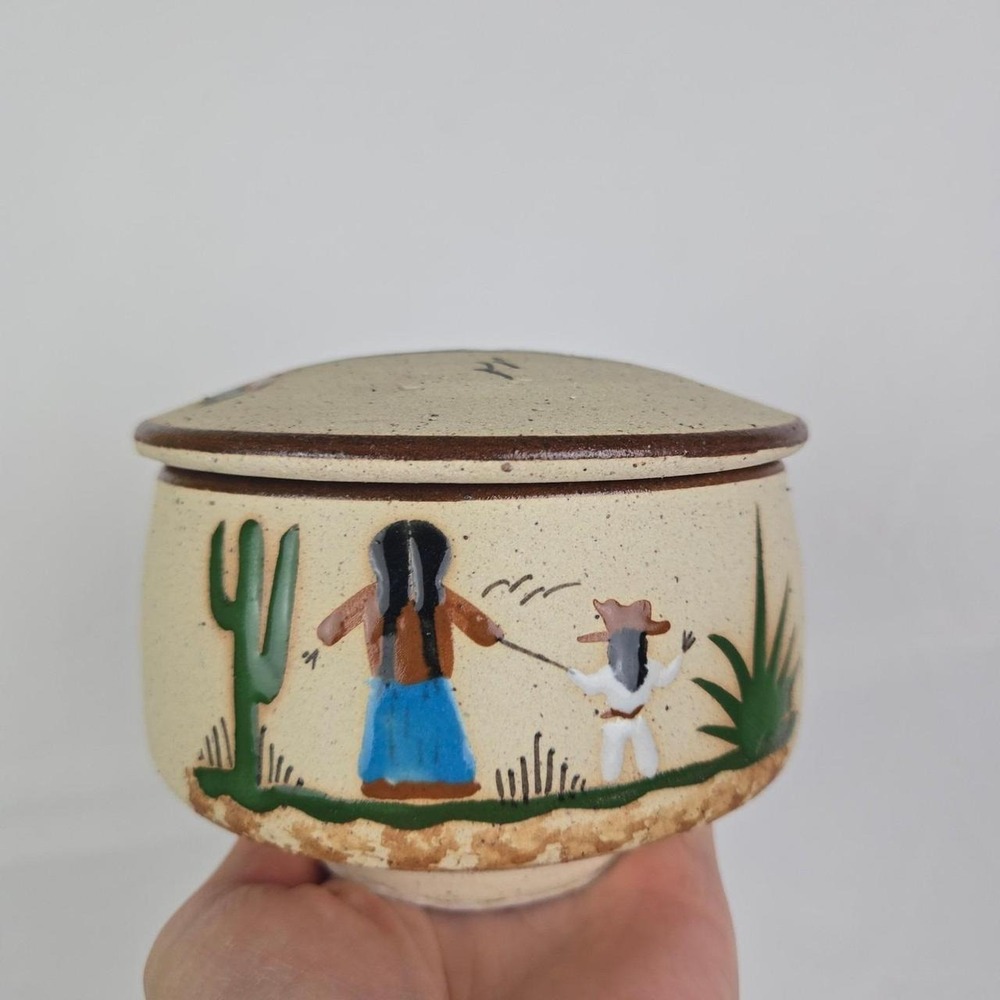 Sandstone studio pottery bowl with a lid Mexican folk‎ art. Cactus